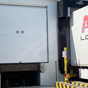 Puerta Enrollable MIRTHERM-S | Puertas Industriales para Muelle de Carga Ecuador